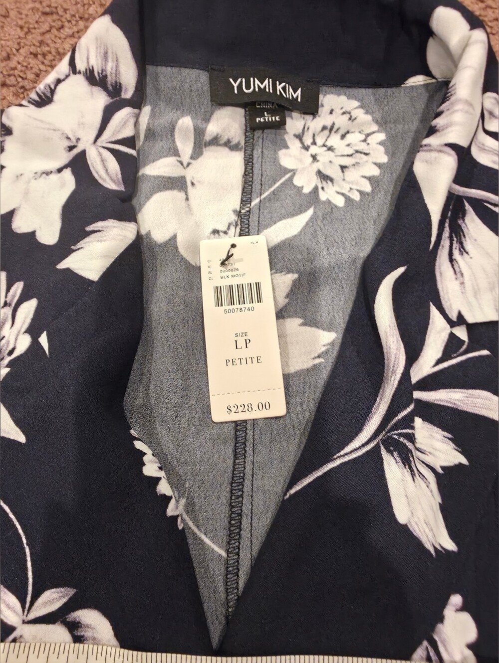 Yumi Kim Bryant Wrap Dress Petite Large Black White Floral NWT - Picture 5 of 6